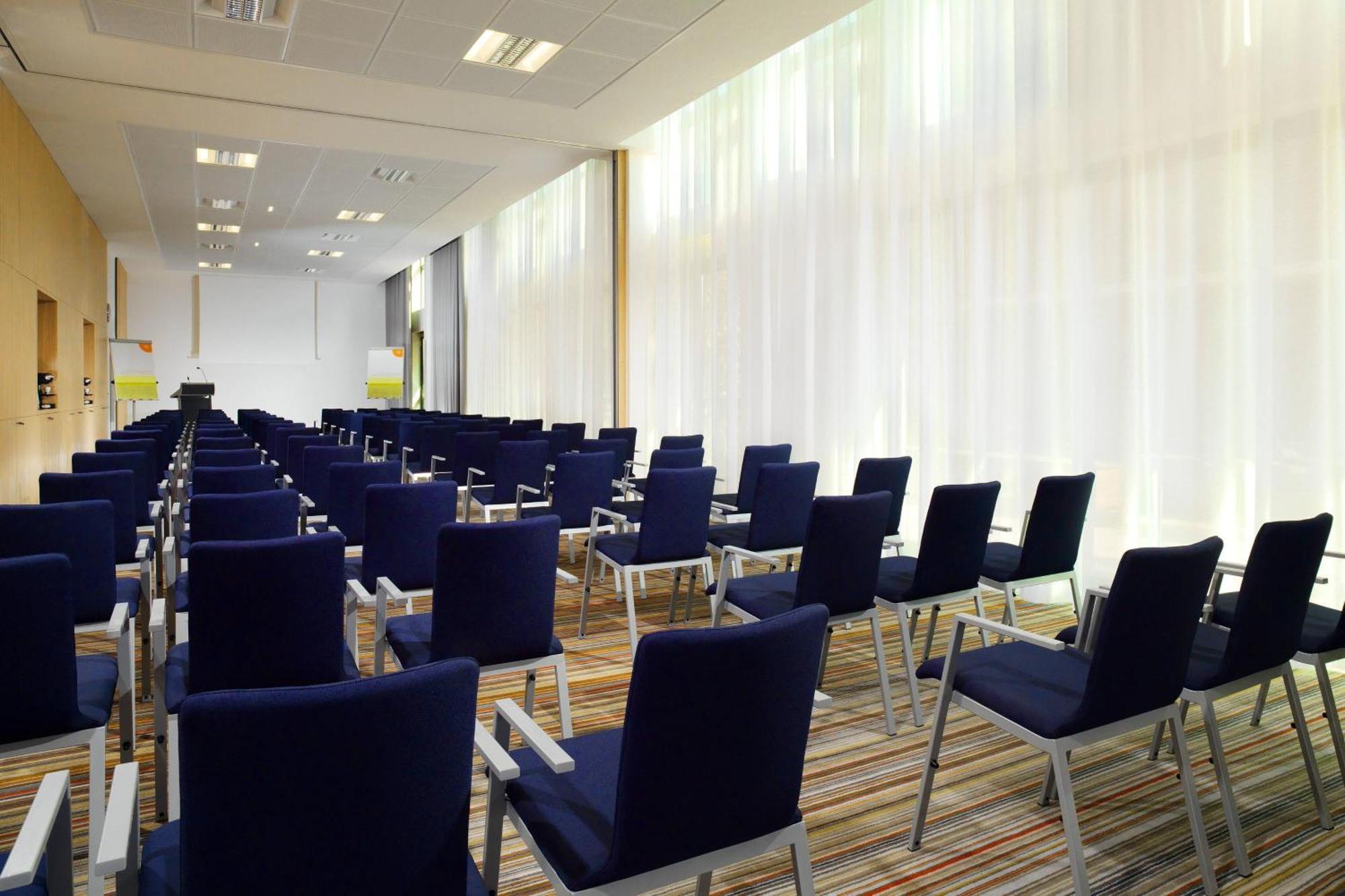Courtyard By Marriott Montpellier Hotel Exterior photo