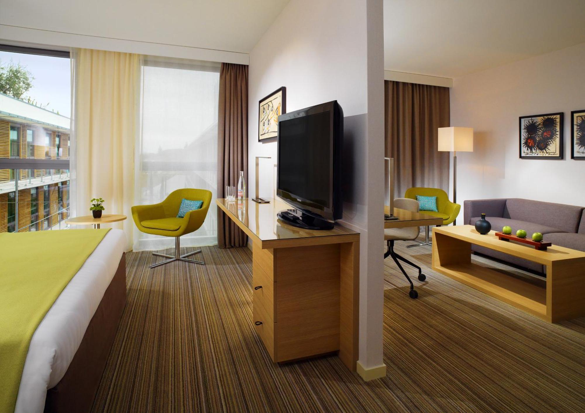 Courtyard By Marriott Montpellier Hotel Exterior photo