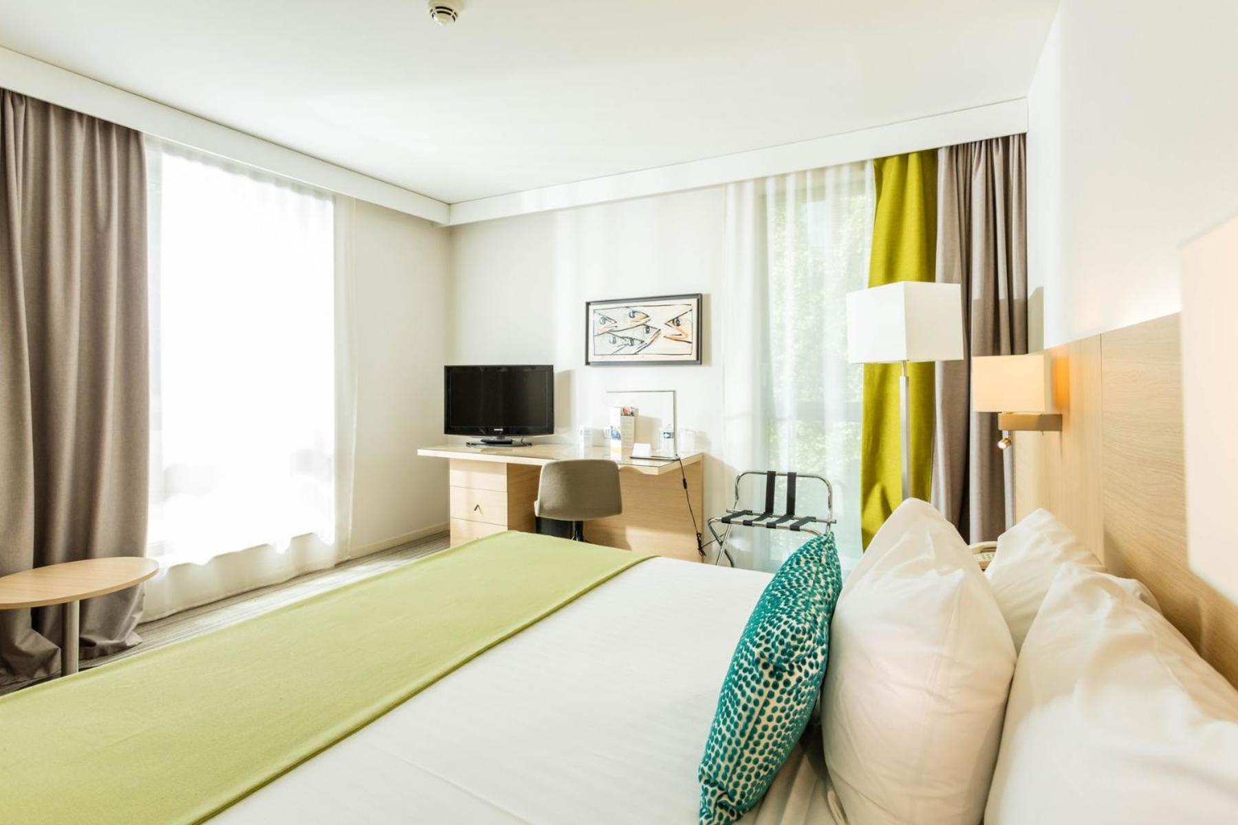 Courtyard By Marriott Montpellier Hotel Exterior photo