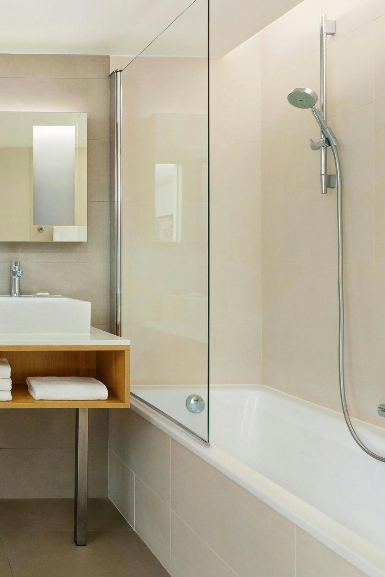 Courtyard By Marriott Montpellier Hotel Exterior photo