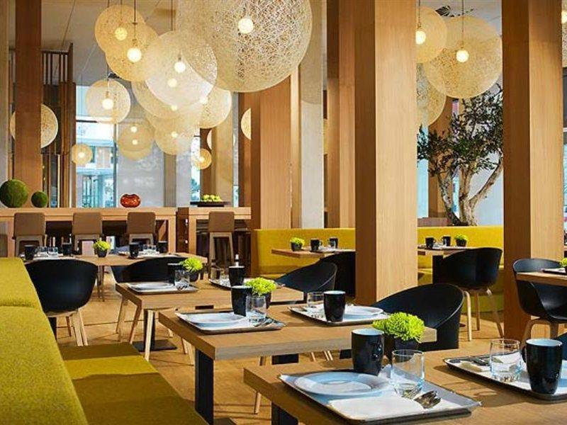 Courtyard By Marriott Montpellier Hotel Exterior photo