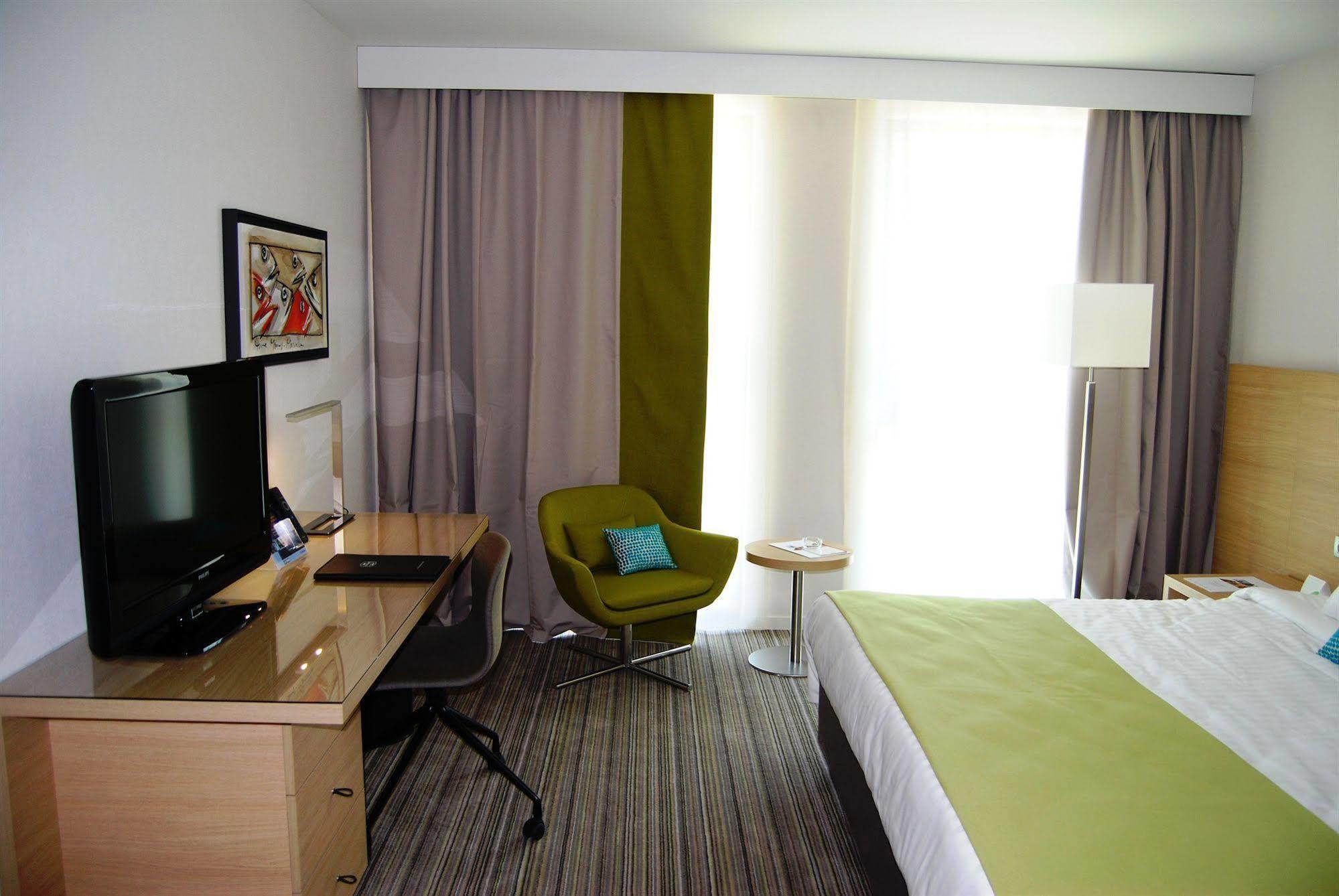 Courtyard By Marriott Montpellier Hotel Exterior photo